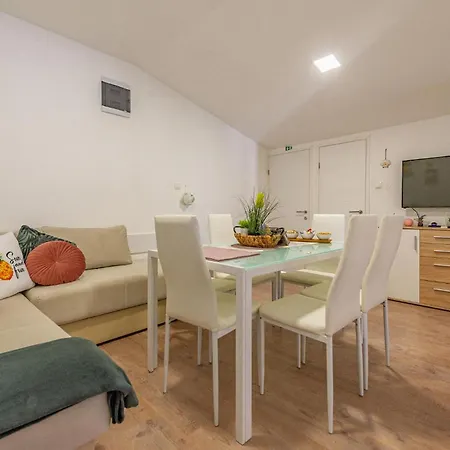 Amazing In With Wifi Apartment